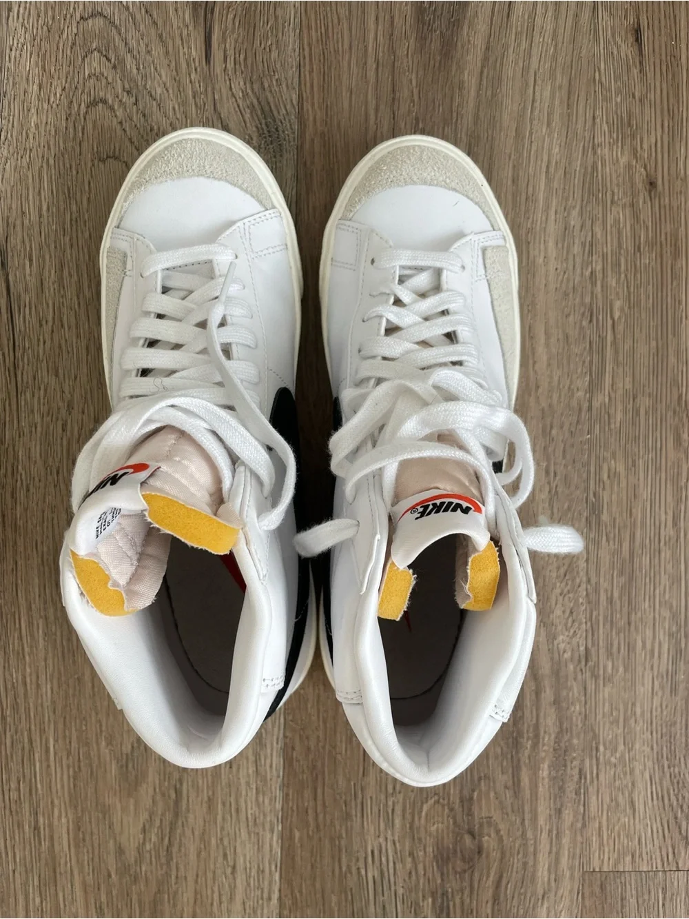 Women Size 9 Nike Blazer Mid 77 Vintage White Black Shoes